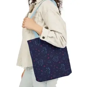 Lightweight and floral, the Woodland Bloom Canvas Tote Bag is the perfect everyday essential. Durable and easy to carry, it’s great for errands or travel. Matches the suitcase cover and drink bottle for a charming gift set.
